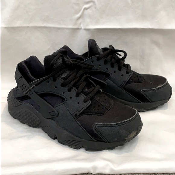 Nike Shoes - nike huarache woman black